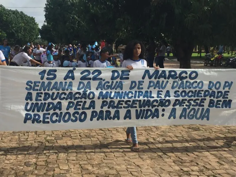 Passeata pelas ruas da cidade