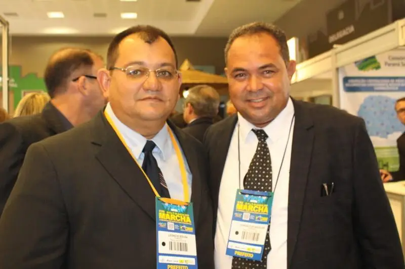 Foto:David Pacheco/ R10 ( Prefeito de Pedro Laurentino ao lado do prefeito Nilton bacelar)