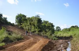Estrada provisória (Imagem: Valdomiro Gomes/CANAL 121) (Foto: Canal 121)