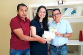 Prefeito Genival Bezerra, acompanhado da Gerente Isabela Caneiro e o Agente de Desenvolvimento Matias Rodrigues. (Foto: ASCOM)