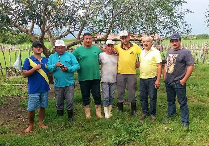 Equipe da SMA e alunos.