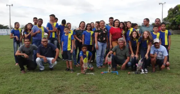 Os estudantes da rede pública municipal de educação do município de São Pedro do Piauí, apresentaram na tarde da última sexta-feira (17/05) seus projetos para Mostra Brasileira de Foguetes (MOBFOG).