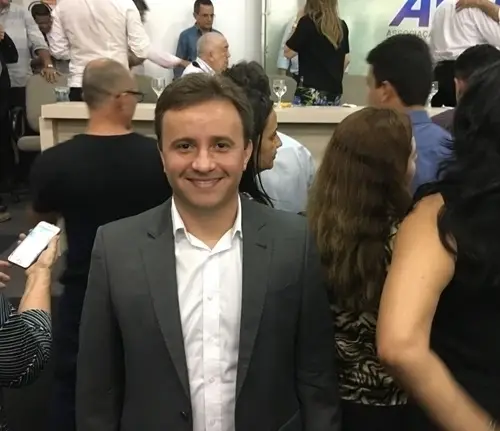 a oportunidade, o ministro anunciou uma nova ambulância para todos os 224 municípios do estado.