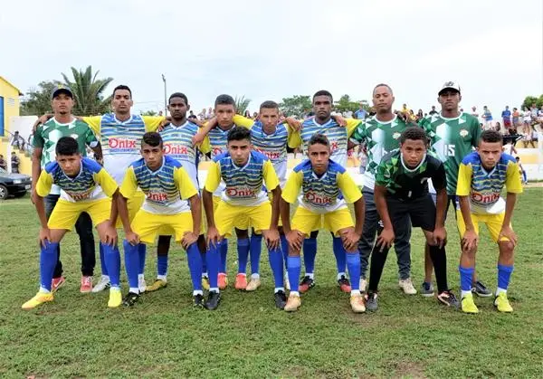 A cidade de São Pedro do Piauí, sediou na tarde do último domingo (17/12), a grande final do Campeonato Intermunicipal de Futebol sub 17.A competição realizada pelo município de Agua Branca em parceria com mais oito cidades participantes da disputa, final