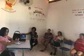 Prefeita Doquinha com as mães (Foto: Ascom)