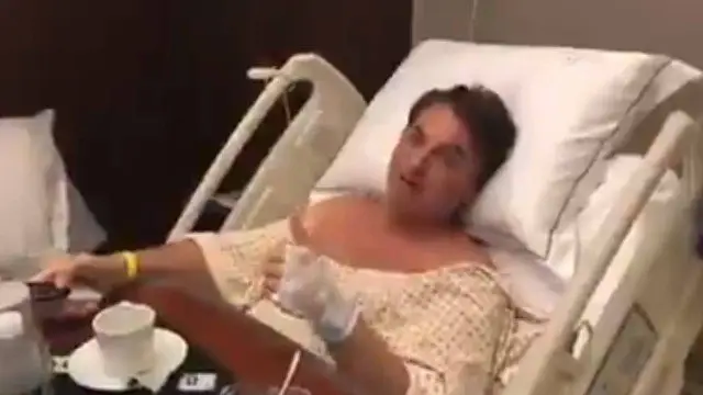 Presidente Jair Bolsonarono no leito do hospital Vila Nova Star, em São Paulo