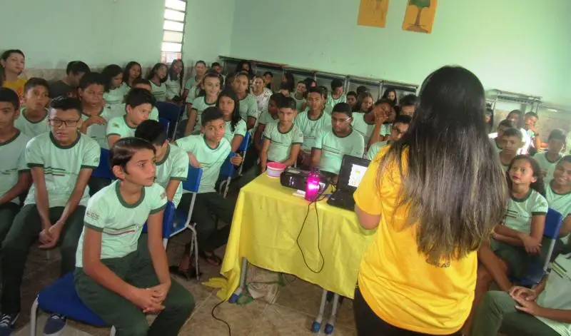 Palestra na Escola Municipal Rosa Barbosa (Foto: Leônidas Silva)