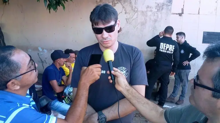 Delegado Marcelo Dias, em entrevista a imprensa na cidade de Esperantina (Foto: Reprodução/Diário do Longá)