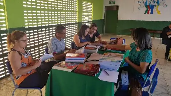 Escola do livro didático