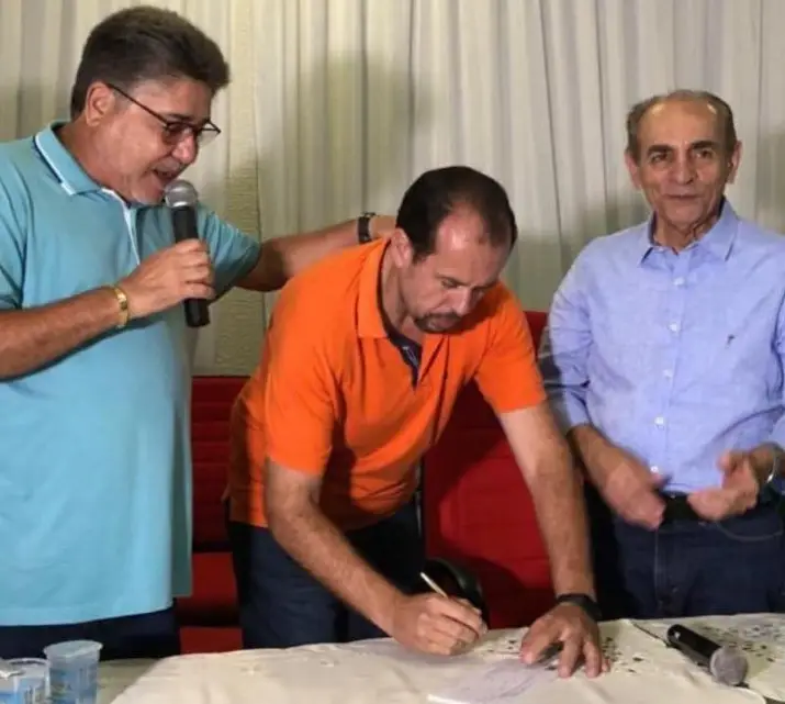 Robert Jr em Filiação ao MDB
