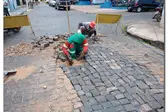 Recuperação de calçamento (Foto: Ascom)