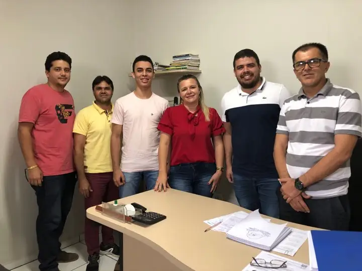 Vice-Prefeita recebeu os engenheiros na Câmara Municipal de Brasileira