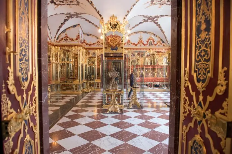 Foto de abril de 2019 mostra o Quarto das Joias, um dos quartos do Cofre Verde, no castelo de Dresden, na Alemanha. — Foto: Sebastian Kahnert / dpa / AFP