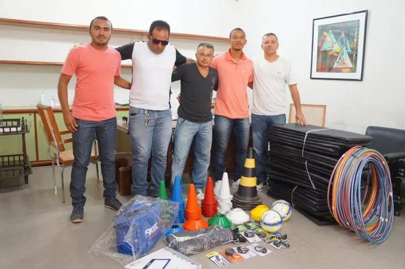 Os materiais serão utilizados com alunos da escolinha de futebol Meninos da Villa