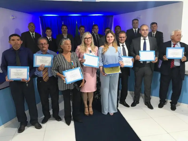 Ao todo nove pessoas foram a agraciadas com as honrarias, dentre elas o deputado federal Assis Carvalho (PT), o deputado estadual Firmino Paulo.