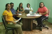 Presidente da Associação dos Servidores Públicos Municipais de São João do Arraial Ismar Lima, Tesoureira Simone Magalhães, supervisora de ensino Francisca Magalhães, coordenadora de ensino Socorro Brito, e a secretária Municipal de educação Rosinha Lima. (Foto: )