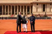Visita oficial: Bolsonaro cumprimenta o primeiro-ministro da Índia, Narendra Modi -  Foto: Divulgação/Clauber Cleber Caetano (Foto: Exame)