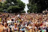 Foliões animados durante bloco de carnaval em Belo Horizonte (MG) — Foto: Raquel Freitas (Foto: G1)