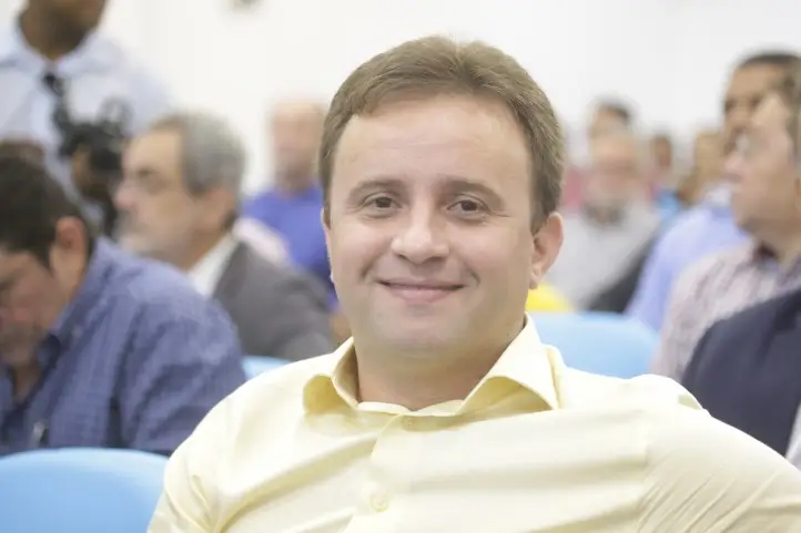 O Prefeito de São Pedro do Piauí, Júnior Bill participou, na tarde desta quinta-feira (11) do lançamento do programa “Internet para Todos”. A solenidade aconteceu no auditório da Associação Piauiense de Municípios (APPM) e contou com a presença do ministr