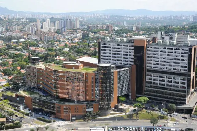 Caso suspeito está internado no Hospital Albert Einstein, em São Paulo -  Hospital Albert Einstein/Reprodução