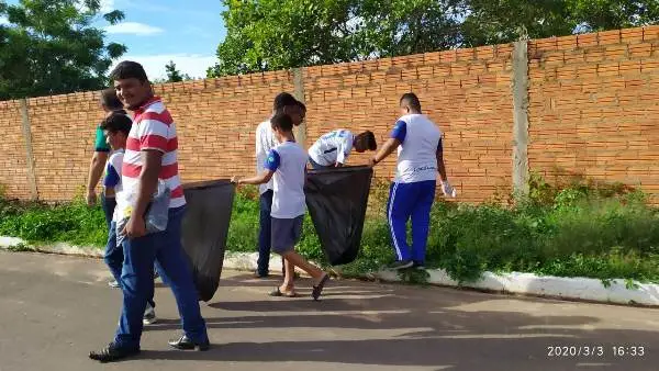 Alunos da Escola Idália de Brito em ação