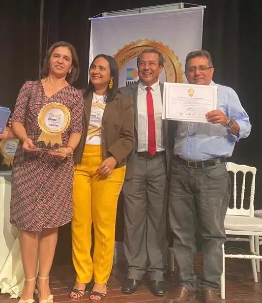 Prefeito Genival Bezerra (PT) acompanhado da Primeira-Dama Lêda Maria.