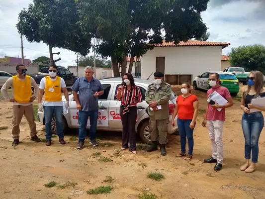 Preeita Doquinha em reunião com a Polícia Militar