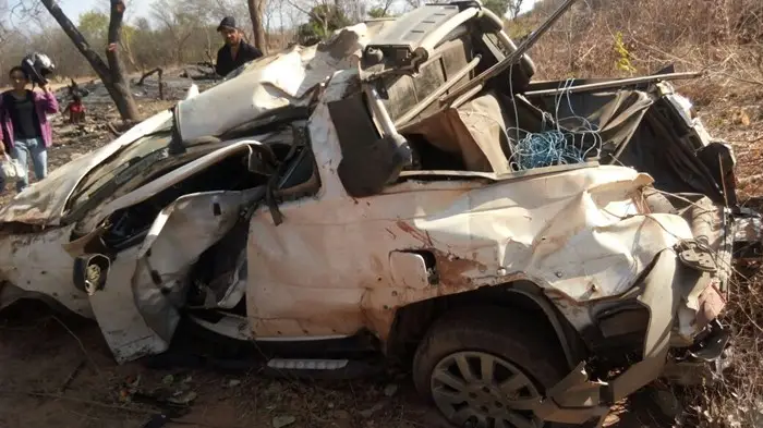 Bebê morre e homem fica gravemente ferido em acidente na BR 135 em Corrente