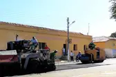 Empresa refaz asfalto. (Foto: Portal Pedro Guimarães)