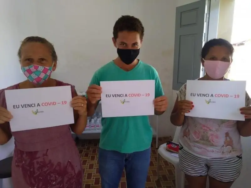Três pessoas recuperadas.