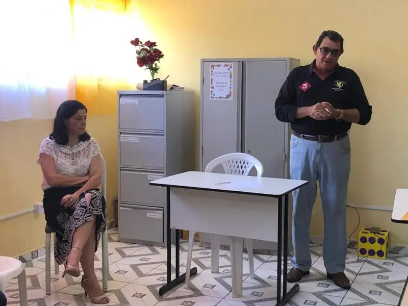 O cônjuge da prefeita, por exemplo, já ocupou dois cargos na gestão e suas filhas, além de sobrinho e cunhada, também apareceram ocupando cargos estratégicos.