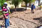 Secretário de Obras Edval Cunha, fiscalizando as obras. (Foto: Ascom)