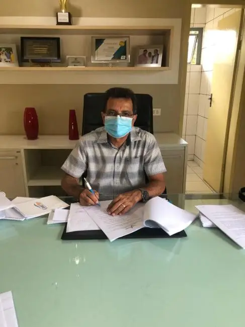 Prefeito Genival Bezerra (PT).