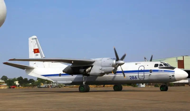Foto de arquivo de março de 2014 mostra um avião de carga militar AN-26 em uma base na Cidade de Ho Chi Minh, no Vietnã, do mesmo tipo caiu na Síria (Foto: Na Son Nguyen)
