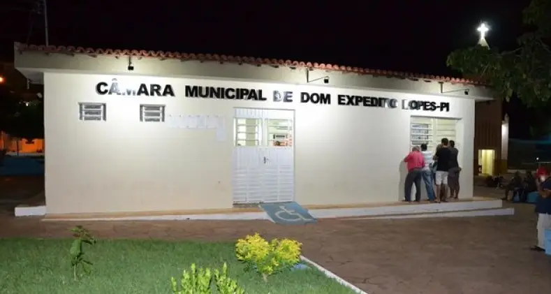 A FARRA DAS DIÁRIAS DA CÂMARA MUNICIPAL DE DOM EXPEDITO LOPES – PI