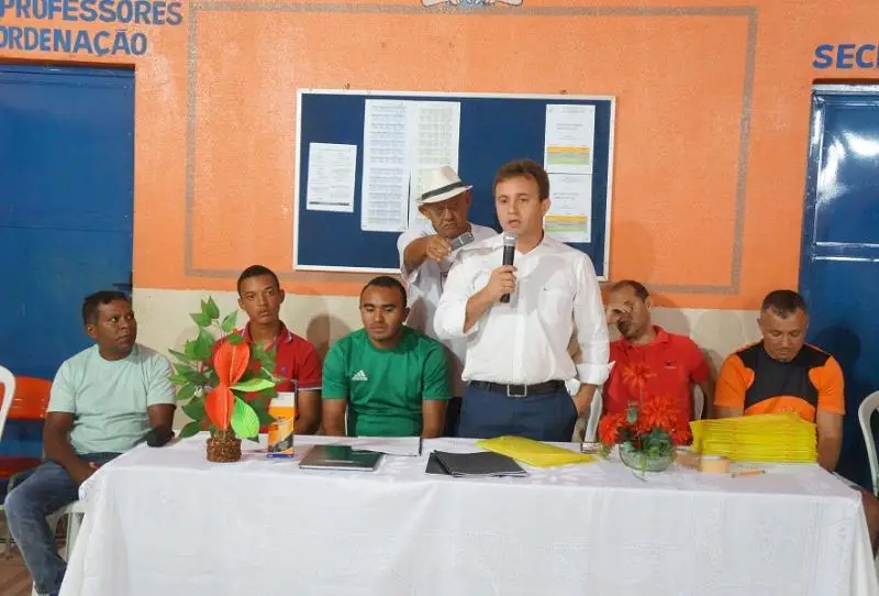 O prefeito Junior Bill aproveitou o ensejo para anunciar a premiação para as 16 equipes