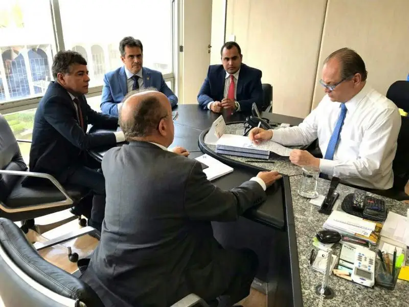 Prefeito João Luiz em audiência com o ministro da Saúde, Ricardo Barros, em Brasília (Imagem: Divulgação)
