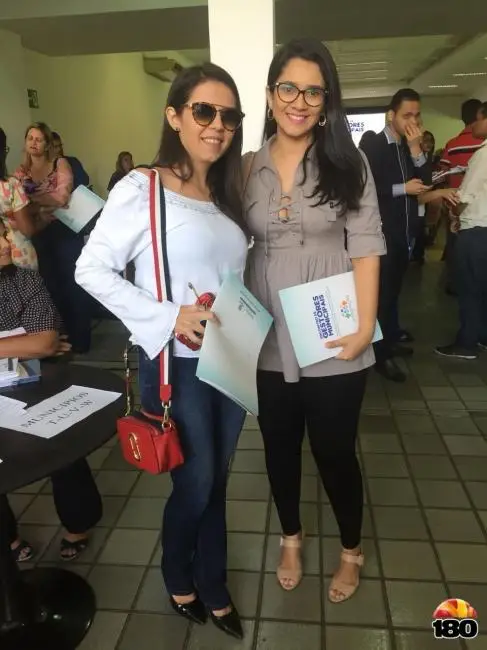 secretária de Assistência Social e primeira-dama Thaysa Léda