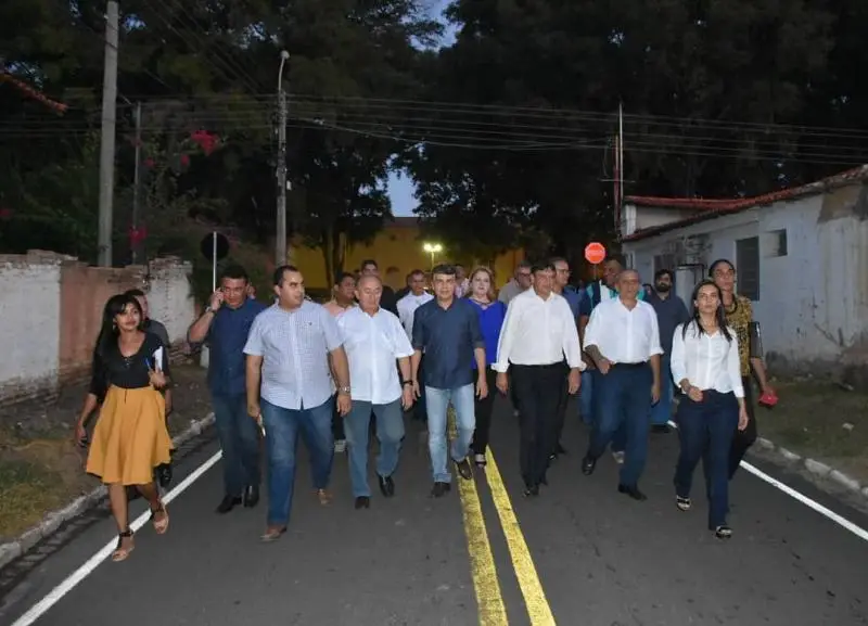 Comitiva pelas ruas da cidade 