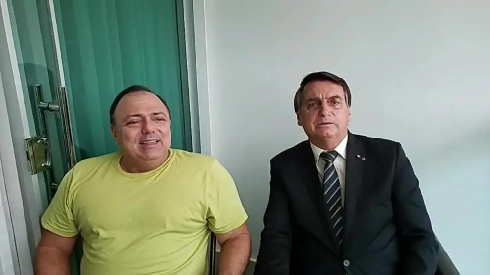 ‘É simples assim: um manda e outro obedece’, diz Pazuello em encontro com Bolsonaro
