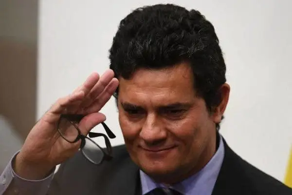 Em depoimento à PF, ex-ministro Sergio Moro diz ter ouvido de ministros que Carlos Bolsonaro era ligado a “gabinete do ódio”