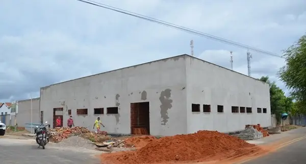 Sede da Prefeitura de Caridade do Piauí em construção - Foto: Reprodução