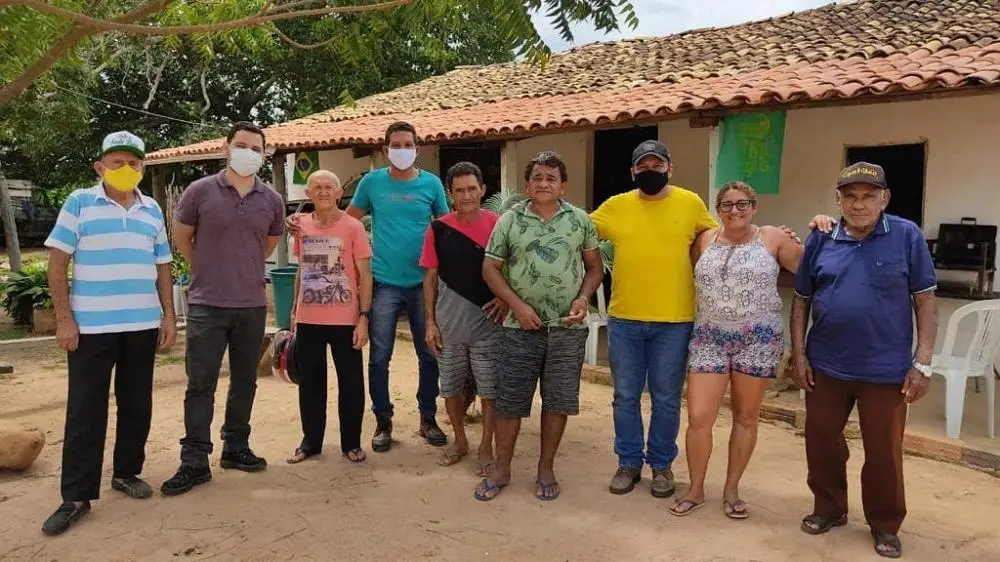 Povo feliz da comunidade