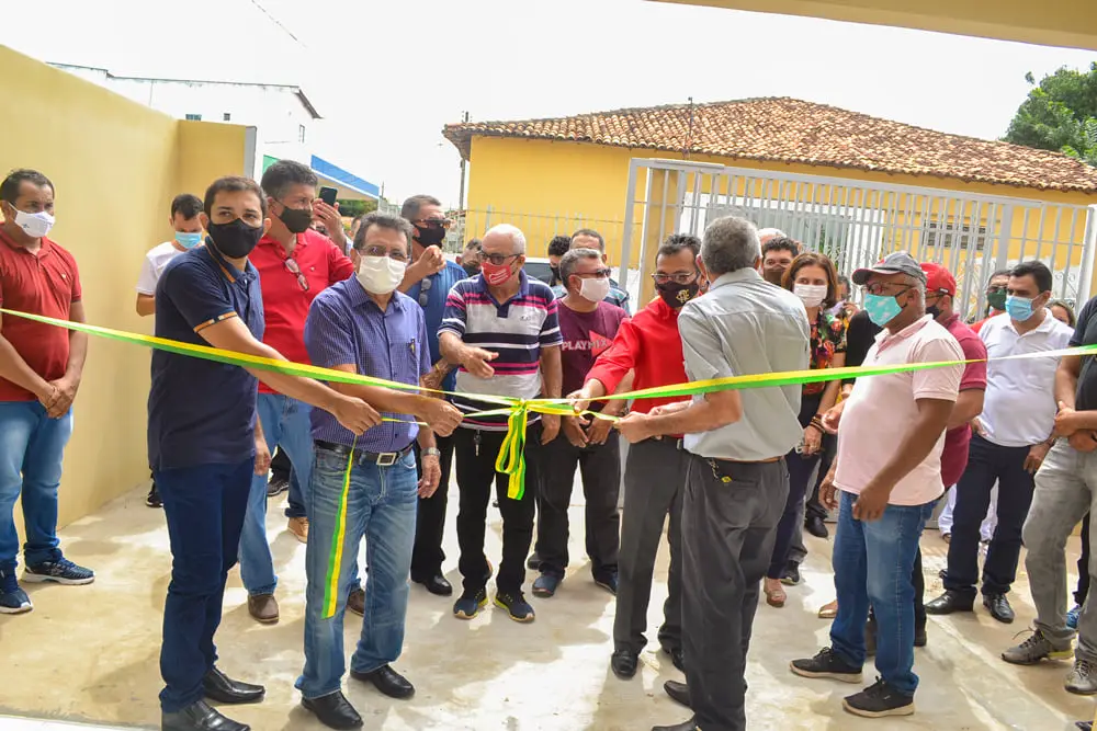 Prefeito Genival Bezerra acompanhado do vice Chaguinha Santino e secretário de meio ambiente Francivaldo Borges.