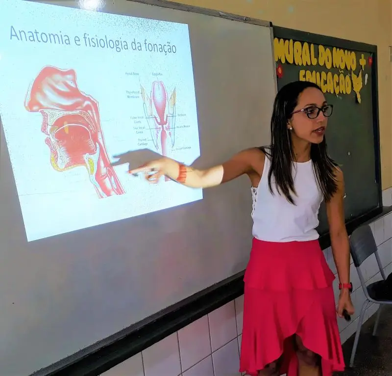 Fonoaudióloga, Deborah Araújo.