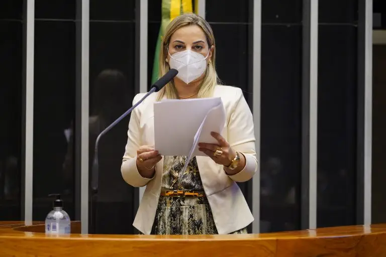 Policial Katia Sastre / Pablo Valadares/Câmara dos Deputados