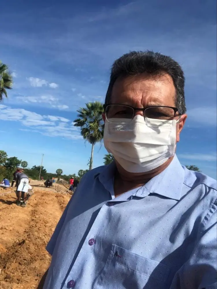 Prefeito Genival Bezerra.