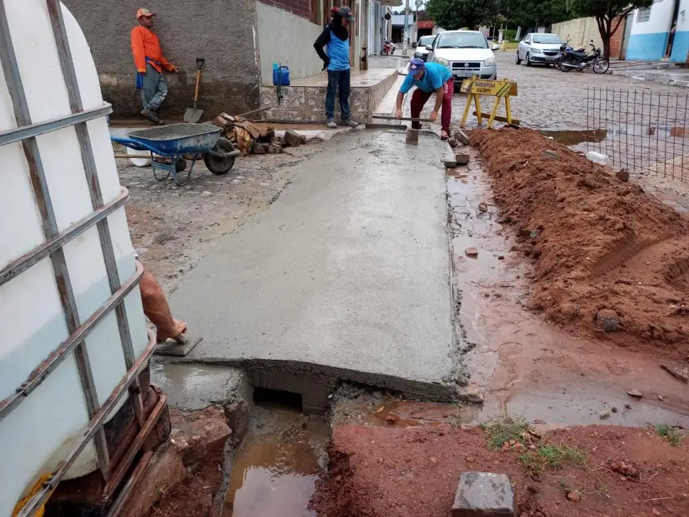 Melhorias nas ruas de DEL