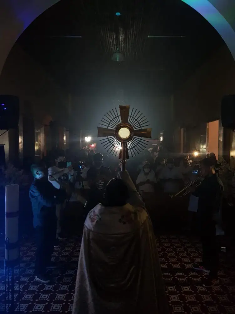 Padre Gonçalo Lima realizando o 1º Cerco de Jericó da Paroquia N. S. do Perpétuo Socorro em Demerval Lobão, Piauí