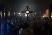 Padre Gonçalo Lima realizando o 1º Cerco de Jericó da Paroquia N. S. do Perpétuo Socorro em Demerval Lobão, Piauí (Foto: Portal R10)